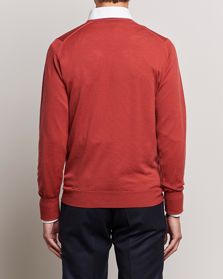Herre | Gensere | John Smedley | Bobby Extra Fine Merino V-Neck Pullover Redwood