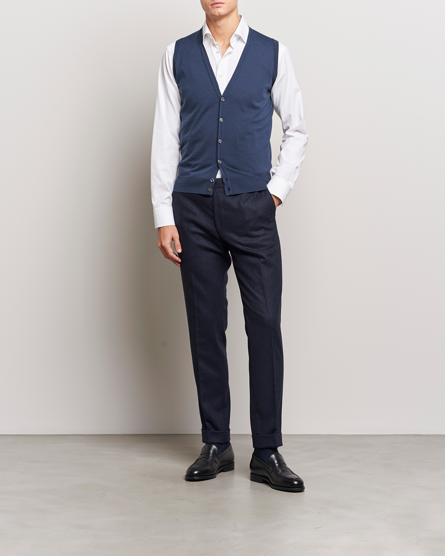 Herre | Gensere | John Smedley | Huntswood Slim Fit Waistcoat Smoke Blue