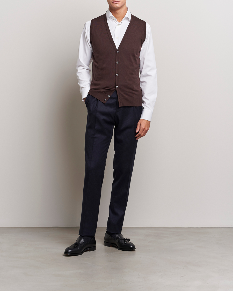 Herre | Gensere | John Smedley | Huntswood Slim Fit Waistcoat Truffle Brown