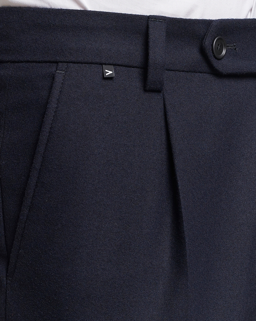 Herre | Bukser | BOSS BLACK | Perin Tech Flannel Pleated Trousers Dark Blue