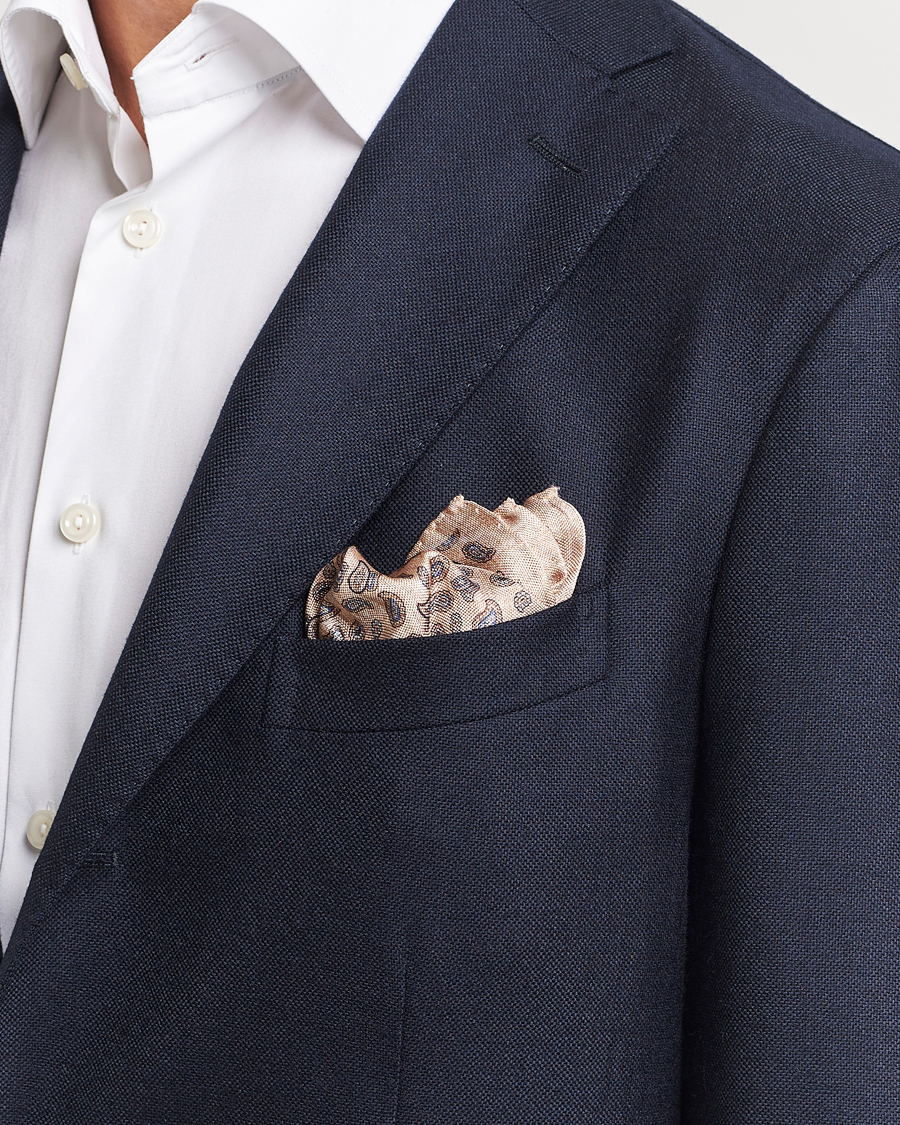 Herre |  | Amanda Christensen | Silk Oxford Printed Paisley Pocket Square Creme