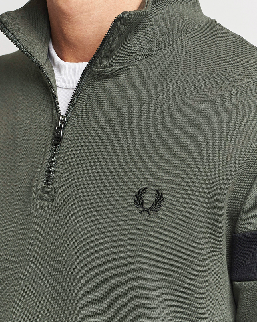 Herre | Gensere | Fred Perry | Tipped Sleeve Half Zip Sweatshirt Field Green
