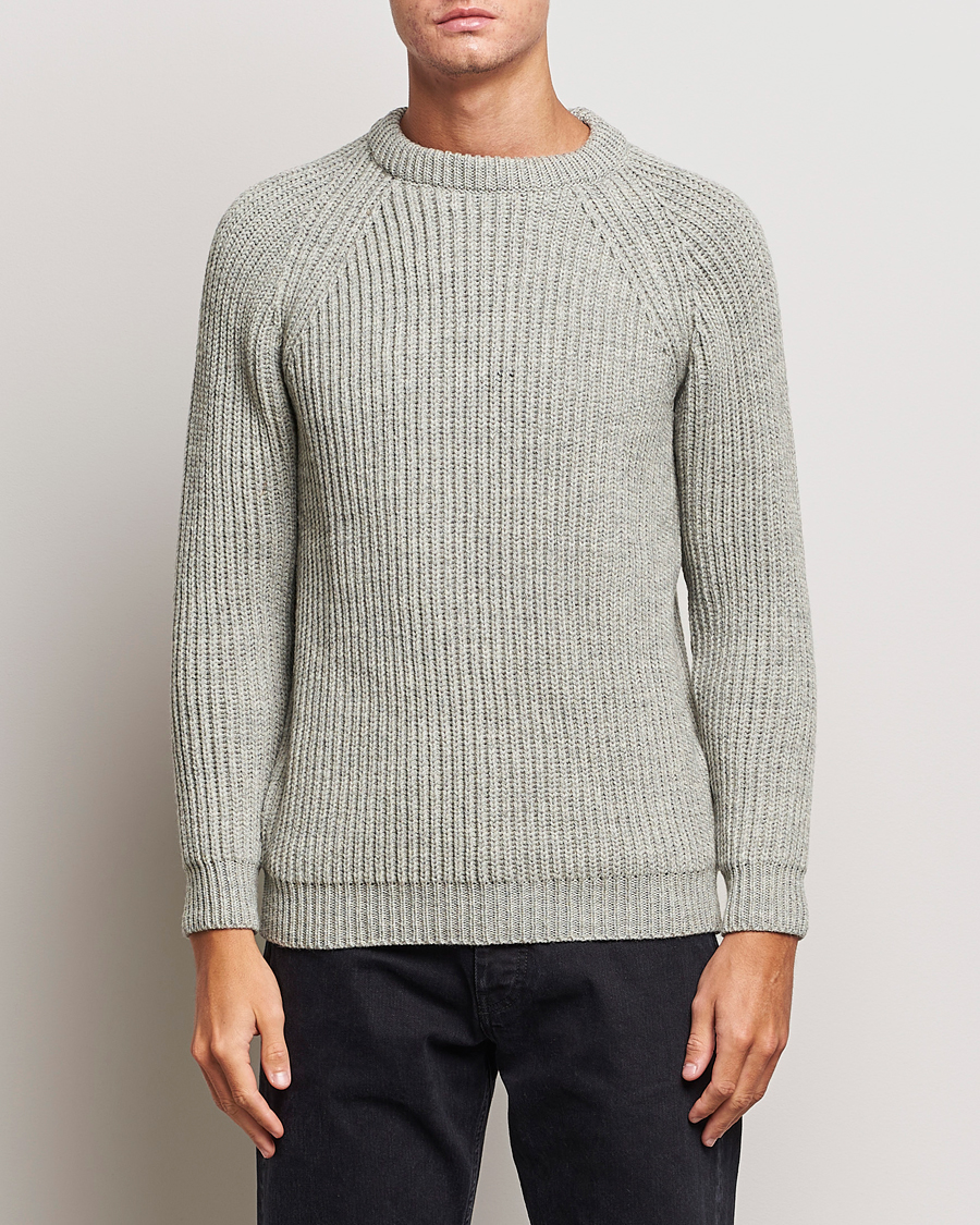 Herre | Gensere | Gloverall | Fisherman Rib Chunky Wool Crew Light Grey