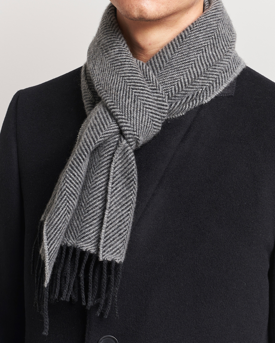 Herre | Begg & Co | Begg & Co | Herringbone Cashmere Scarf 30*170cm Grey