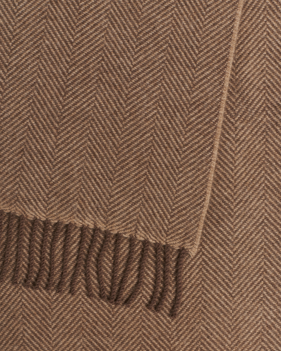 Herre | Begg & Co Herringbone Cashmere Scarf 30*170cm Mink | Begg & Co | Herringbone Cashmere Scarf 30*170cm Mink