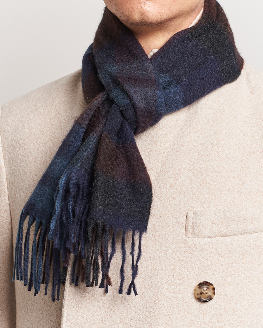 Herre | Begg & Co Checked Cashmere Scarf 30*160cm Navy Slate | Begg & Co | Checked Cashmere Scarf 30*160cm Navy Slate