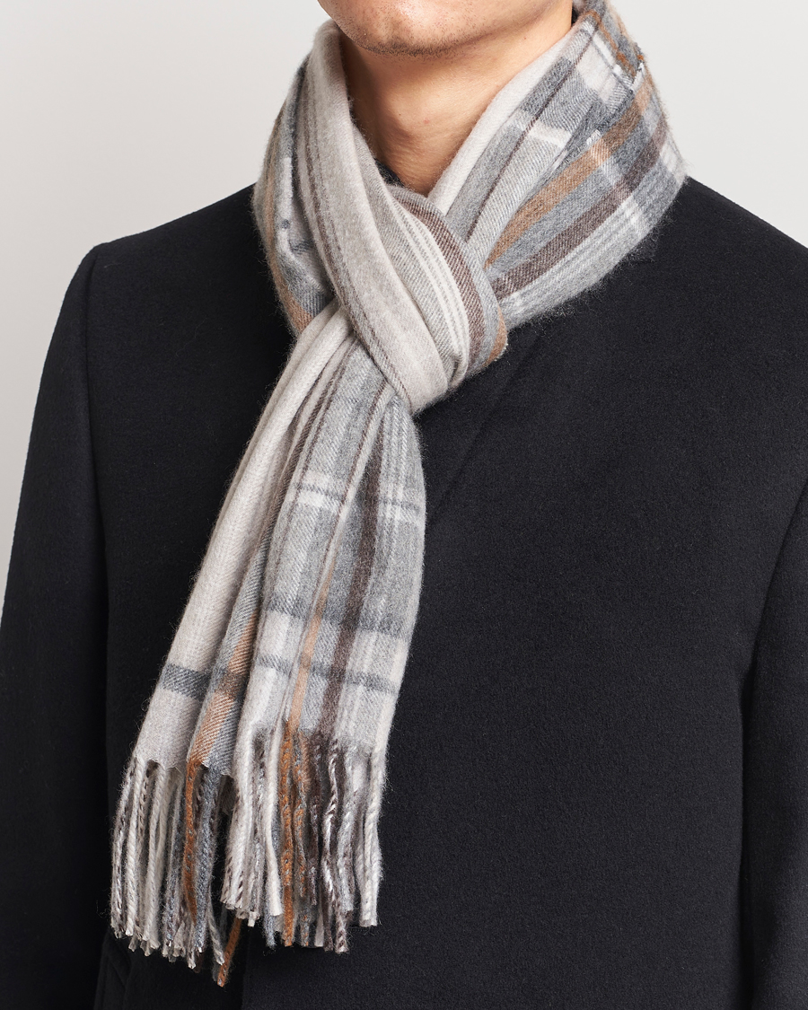 Herre | Begg & Co Striped/Checked Cashmere Scarf 36*183cm Natural Grey | Begg & Co | Striped/Checked Cashmere Scarf 36*183cm Natural Grey