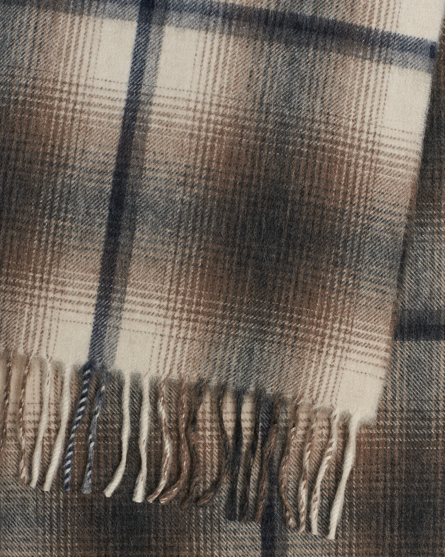 Herre | Begg & Co Wool/Cashmere Shadow Check Scarf 32*180cm Natural Grey | Begg & Co | Wool/Cashmere Shadow Check Scarf 32*180cm Natural Grey
