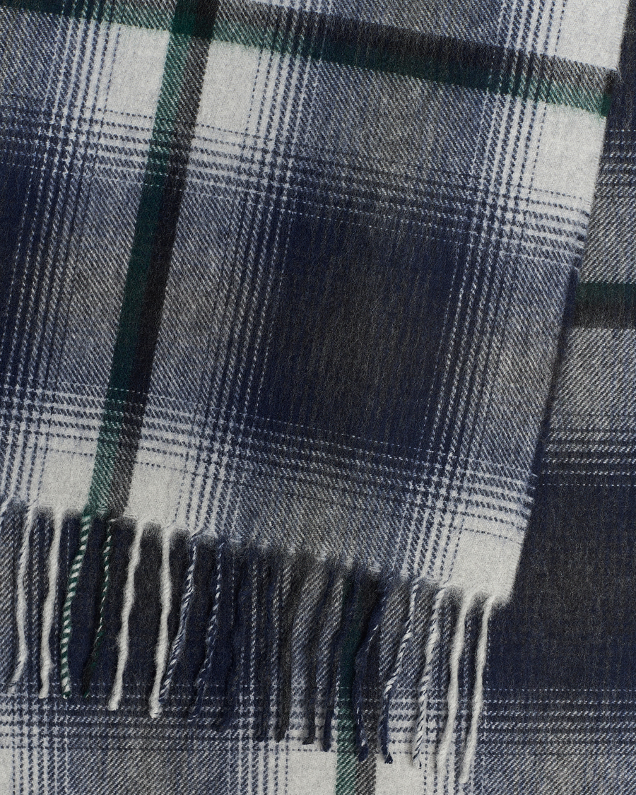 Herre | Begg & Co Wool/Cashmere Shadow Check Scarf 32*180cm Silver/Navy | Begg & Co | Wool/Cashmere Shadow Check Scarf 32*180cm Silver/Navy