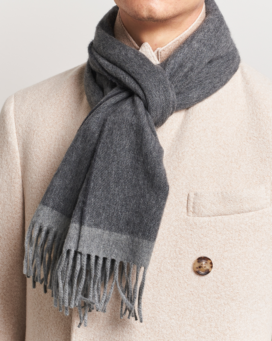 Herre | Begg & Co Solid Board Wool/Cashmere Scarf Flannel Charcoal | Begg & Co | Solid Board Wool/Cashmere Scarf Flannel Charcoal
