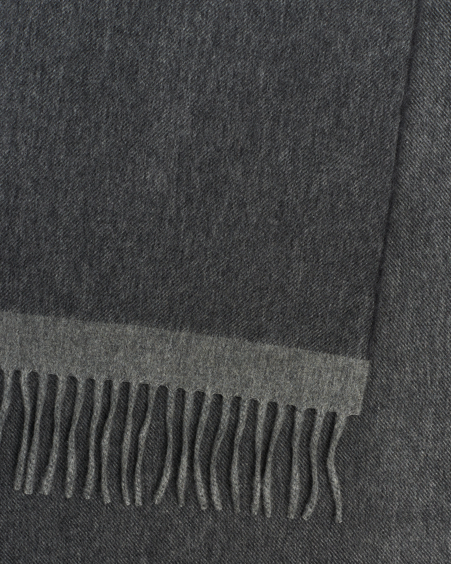Herre | Begg & Co Solid Board Wool/Cashmere Scarf Flannel Charcoal | Begg & Co | Solid Board Wool/Cashmere Scarf Flannel Charcoal