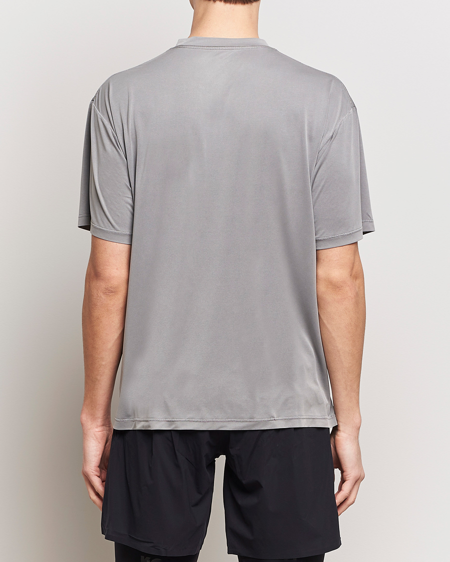 Herre | T-Shirts | Satisfy | AuraLite T-Shirt Mineral Fossil