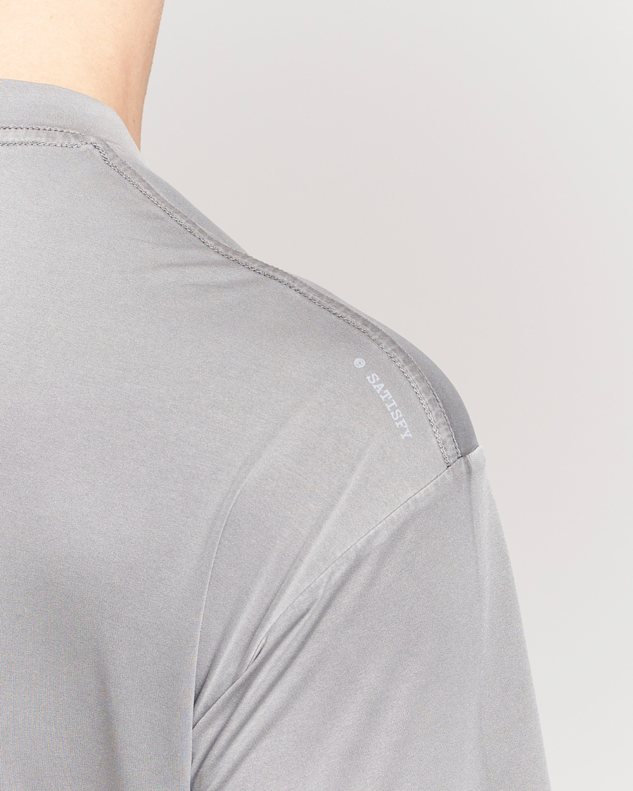Herre | T-Shirts | Satisfy | AuraLite T-Shirt Mineral Fossil