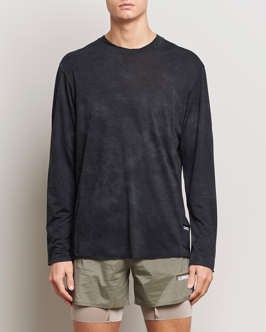 Herre | Svarte t-skjorter | Satisfy | CloudMerino Long Sleeve T-Shirt Batik Black