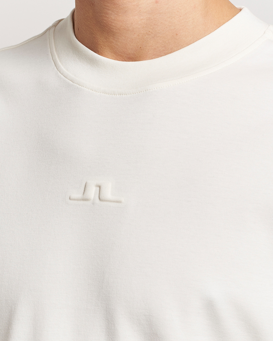 Herre | T-Shirts | J.Lindeberg | Adnan Logo Mock Neck T-Shirt Cloud White