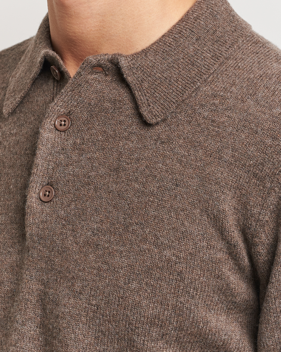 Herre | Gensere | A Day's March | Avoch Lambswool Polo Dark Taupe