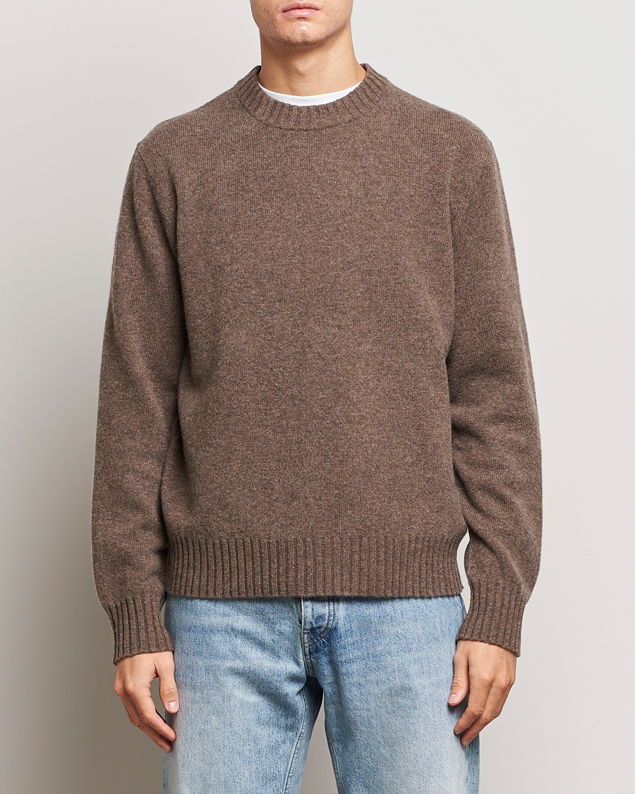 Herre | Gensere | A Day's March | Marlow Lambswool Crew Dark Taupe