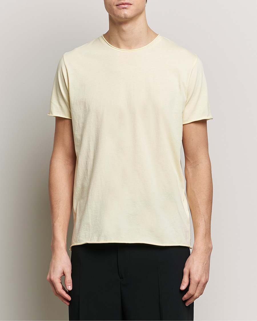 Herre | Kortermede t-shirts | Filippa K | Roll Neck Crew Neck T-Shirt Soft Yellow