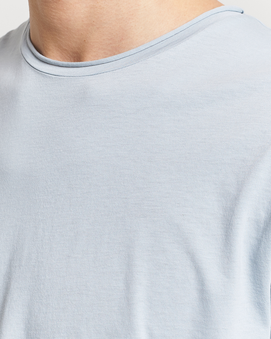 Herre | T-Shirts | Filippa K | Roll Neck Crew Neck T-Shirt Dove Blue