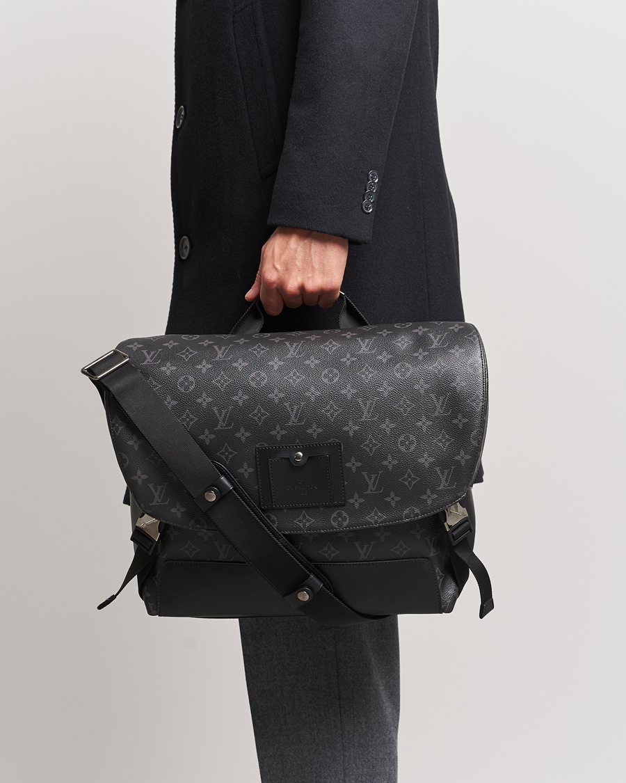 Herre | Louis Vuitton Pre-Owned Messenger Voyager MM Bag Monogram Eclipse | Louis Vuitton Pre-Owned | Messenger Voyager MM Bag Monogram Eclipse