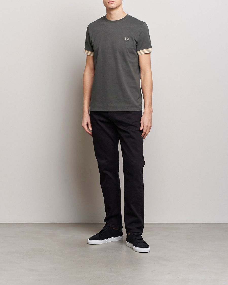 Herre | T-Shirts | Fred Perry | Striped Cuff Crew Neck T-Shirt Field Green