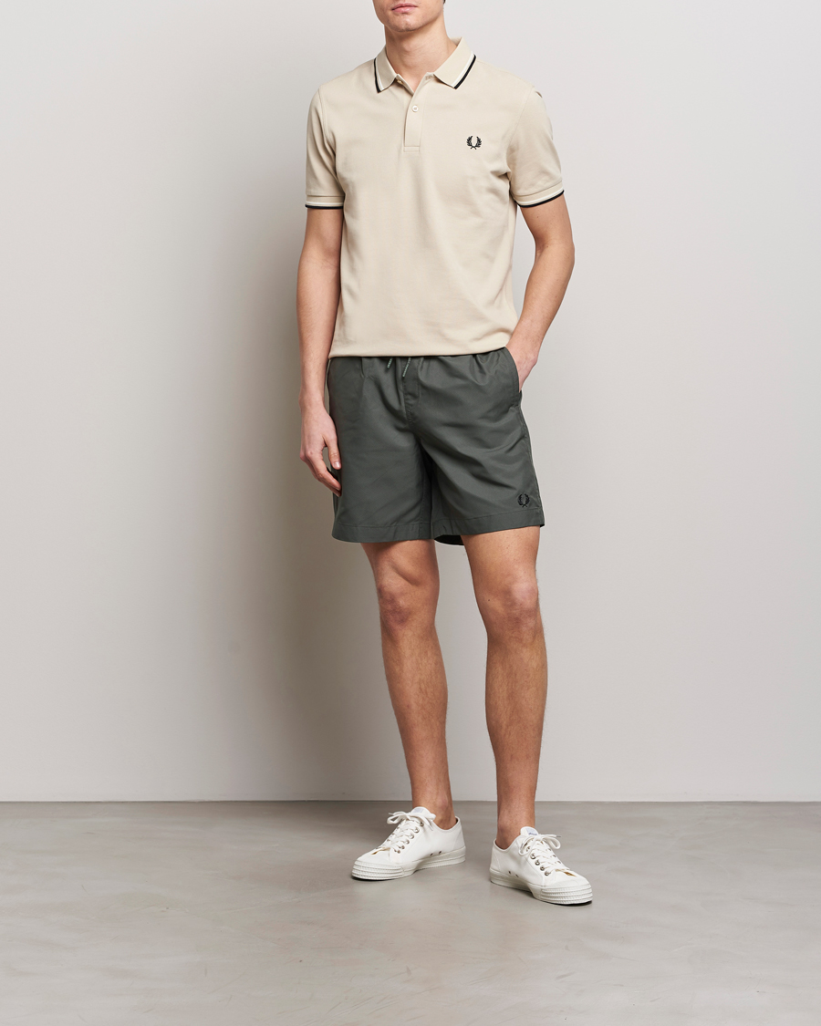 Herre | Badeshorts | Fred Perry | Classic Swimshorts Field Green