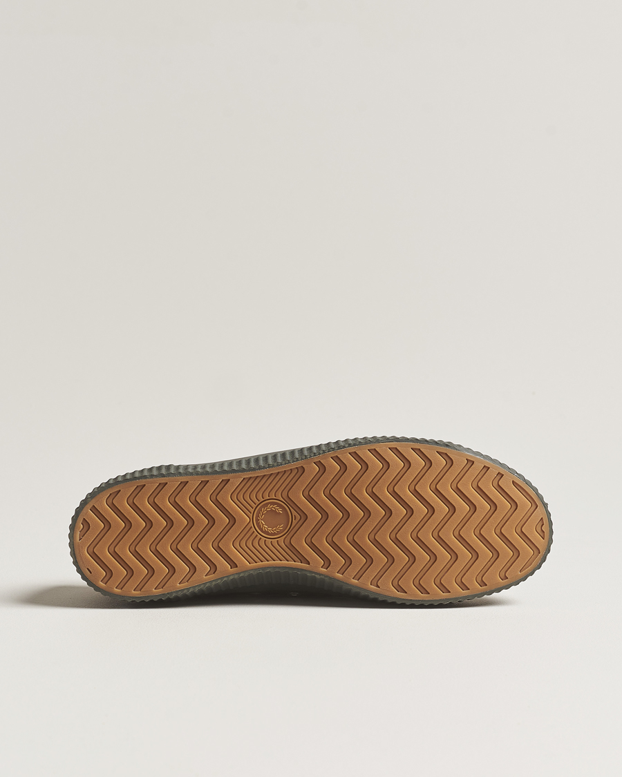Herre | Fred Perry Hughes Canvas Sneaker Field Green | Fred Perry | Hughes Canvas Sneaker Field Green