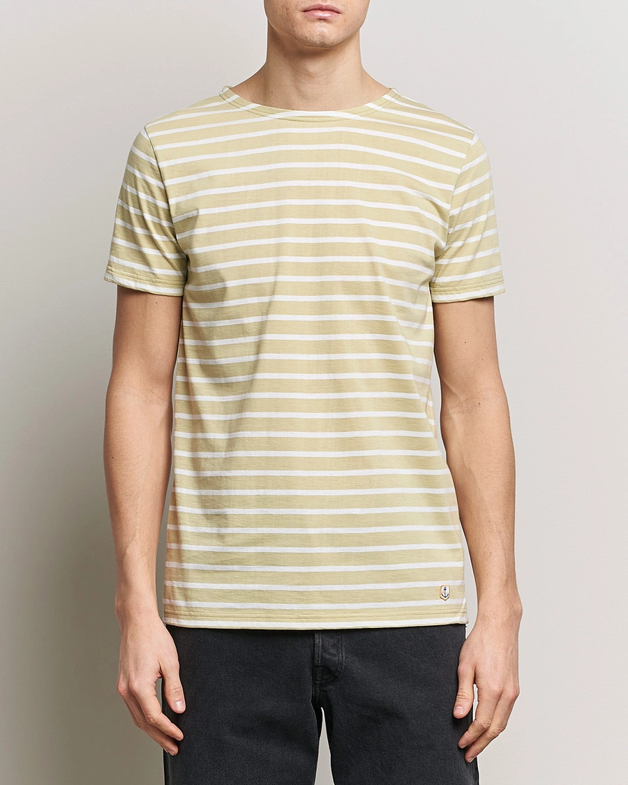 Herre | T-Shirts | Armor-lux | Hoëdic Boatneck Héritage Stripe T-shirt Pale Olive/Milk