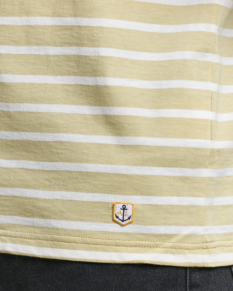Herre | T-Shirts | Armor-lux | Hoëdic Boatneck Héritage Stripe T-shirt Pale Olive/Milk
