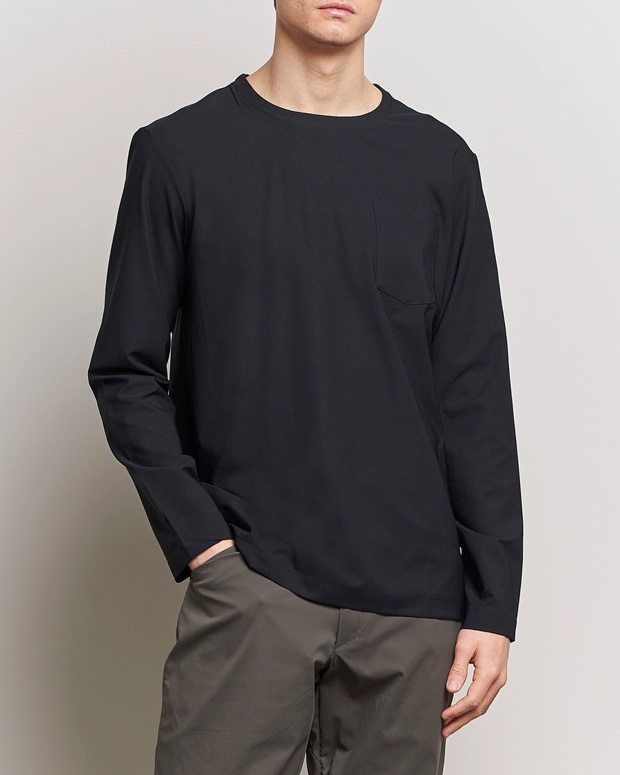 Herre | Svarte t-skjorter | Houdini | Cover Crew Quick Dry Long Sleeve True Black