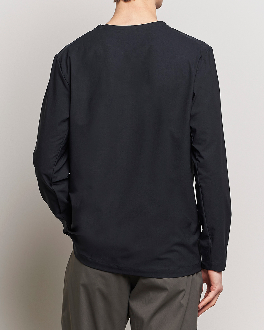 Herre | T-Shirts | Houdini | Cover Crew Quick Dry Long Sleeve True Black
