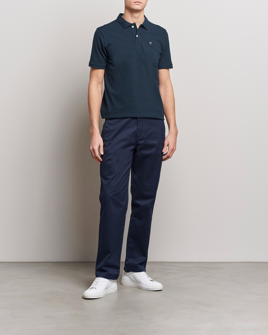 Herre | Pikéer | KnowledgeCotton Apparel | Toke Badge Polo Total Eclipse