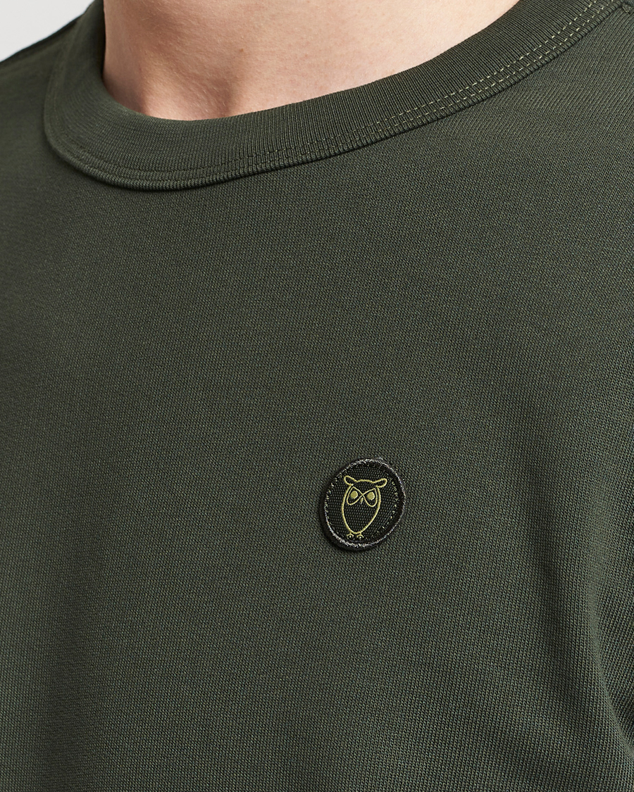 Herre | Gensere | KnowledgeCotton Apparel | Erik Badge Sweatshirt Forest Night