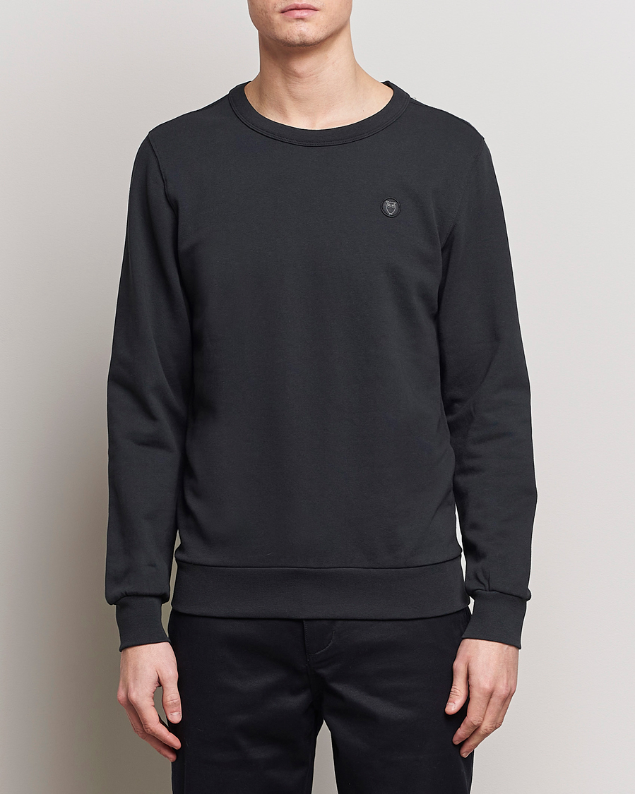 Herre | KnowledgeCotton Apparel | KnowledgeCotton Apparel | Erik Badge Sweatshirt Jet Black