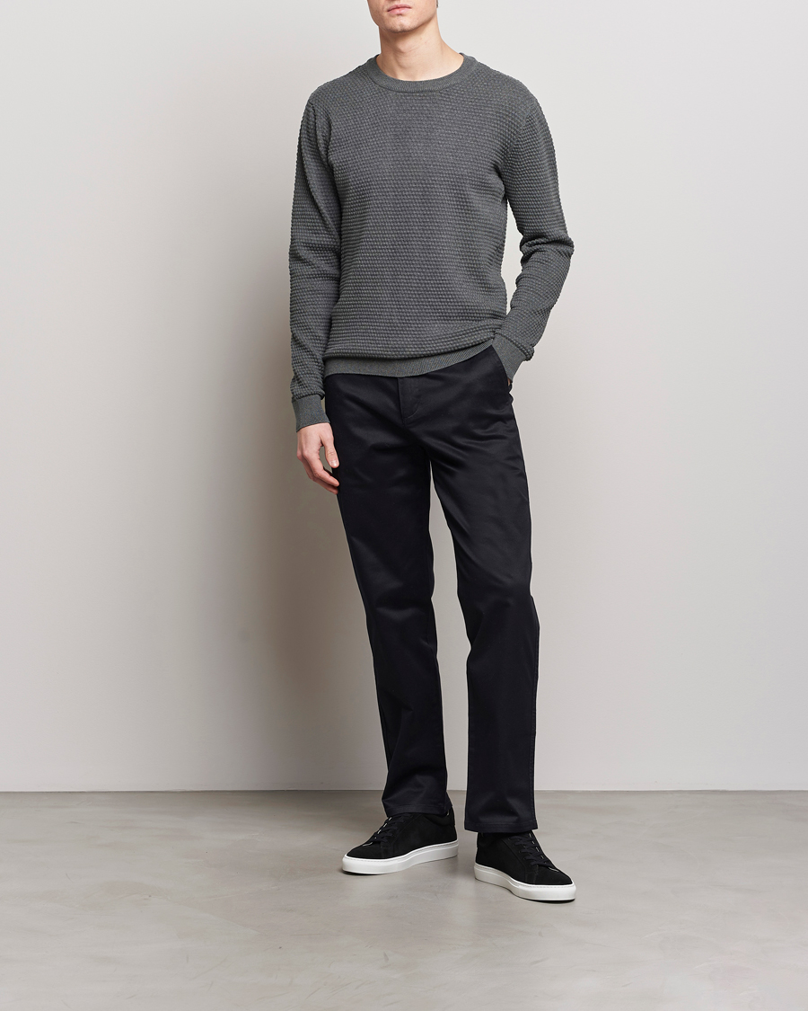 Herre | Gensere | KnowledgeCotton Apparel | Vagn Bubble Knit Cotton Crew Neck Dark Grey Melange