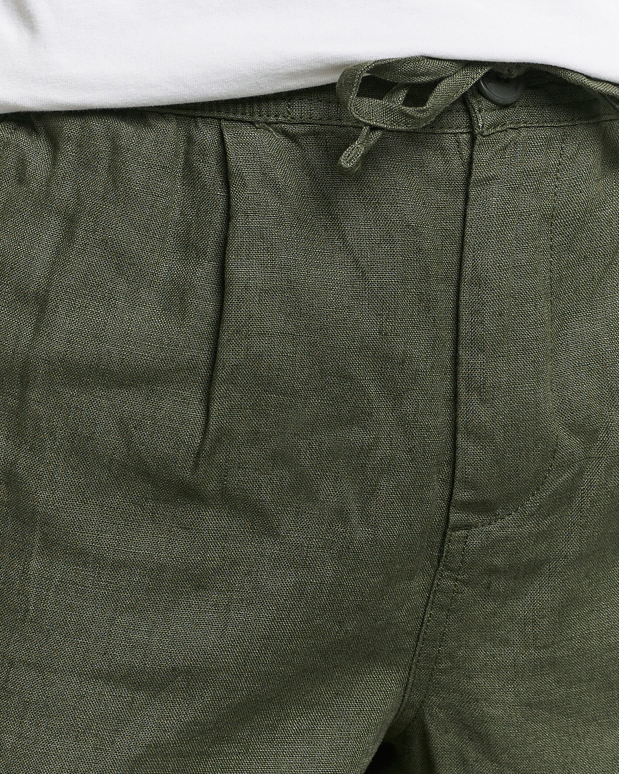 Herre | Shorts | KnowledgeCotton Apparel | Loose Linen Shorts Burnt Olive