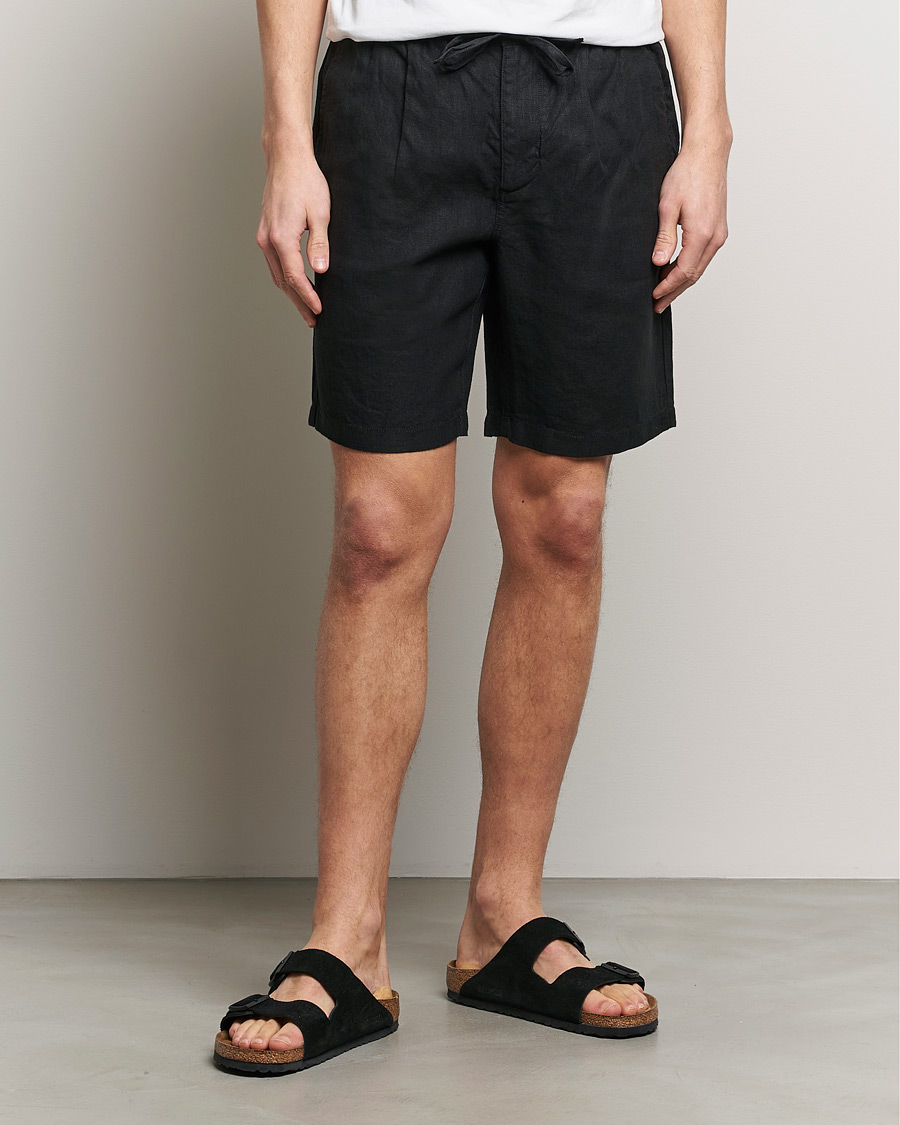 Herre | Plagg i lin | KnowledgeCotton Apparel | Loose Linen Shorts Jet Black