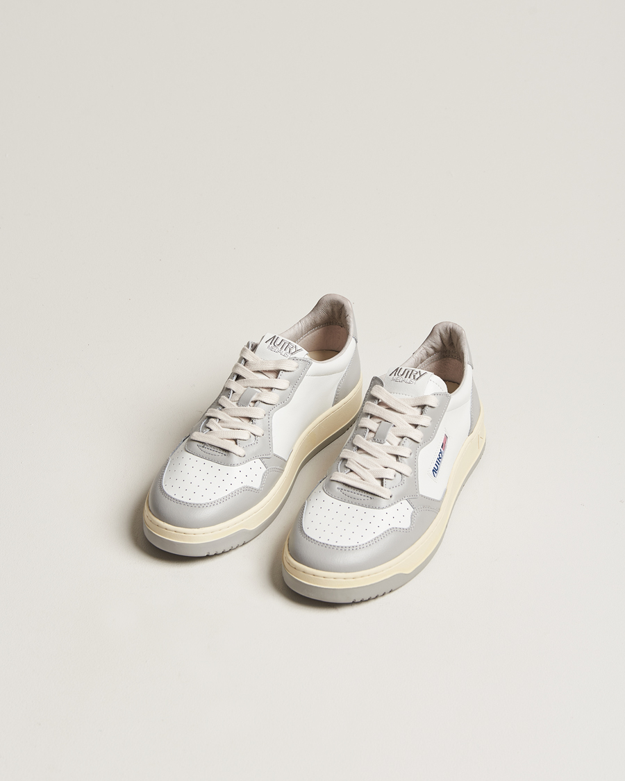 Herre | Autry Medalist Low Bicolor Leather Sneaker White/Grey | Autry | Medalist Low Bicolor Leather Sneaker White/Grey