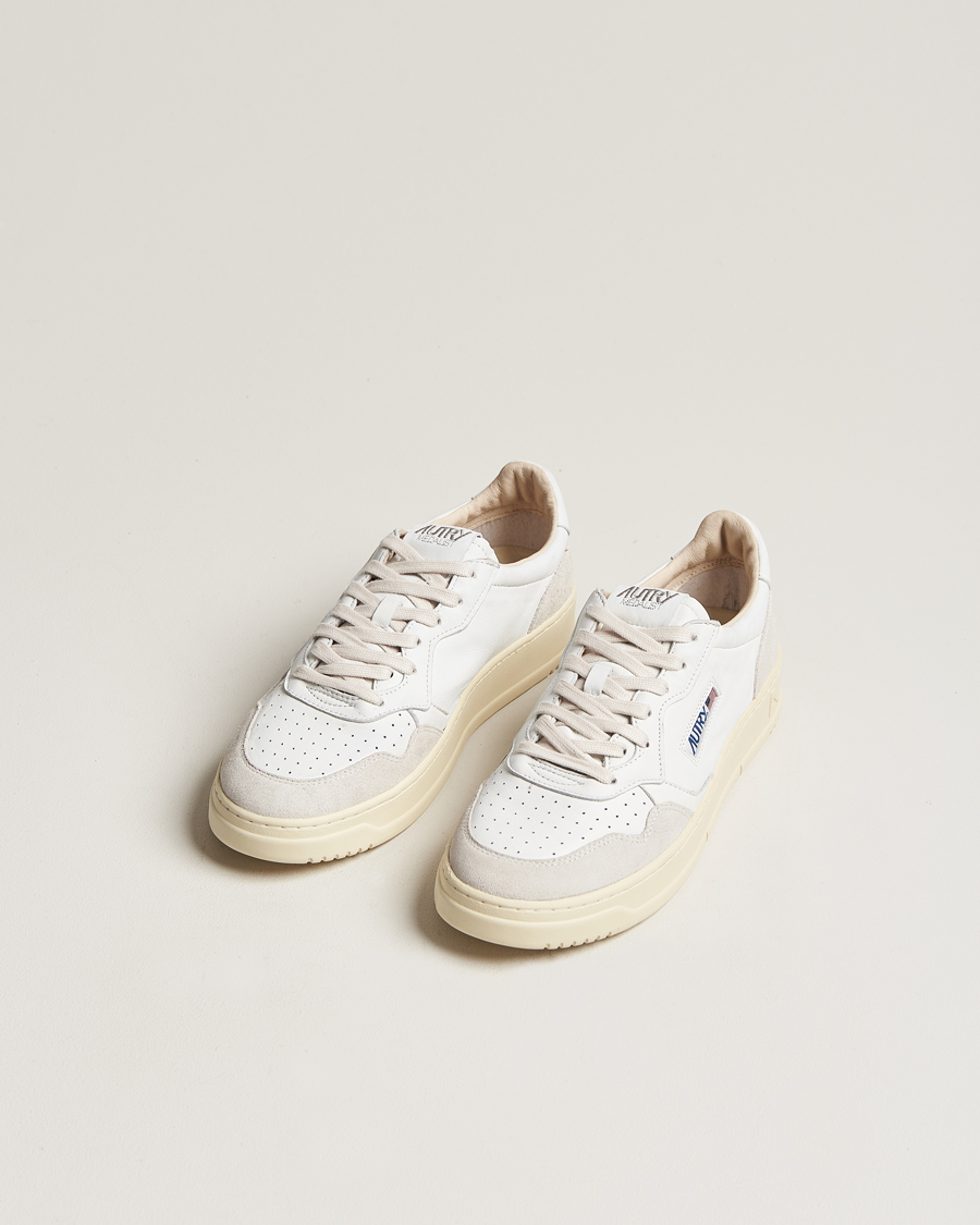 Herre | Autry Medalist Low Goat/Suede Sneaker White/Grey | Autry | Medalist Low Goat/Suede Sneaker White/Grey