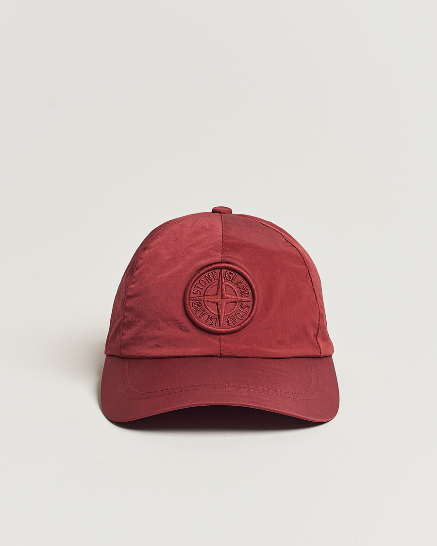 Herre | Stone Island Nylon Metal Cap Red | Stone Island | Nylon Metal Cap Red