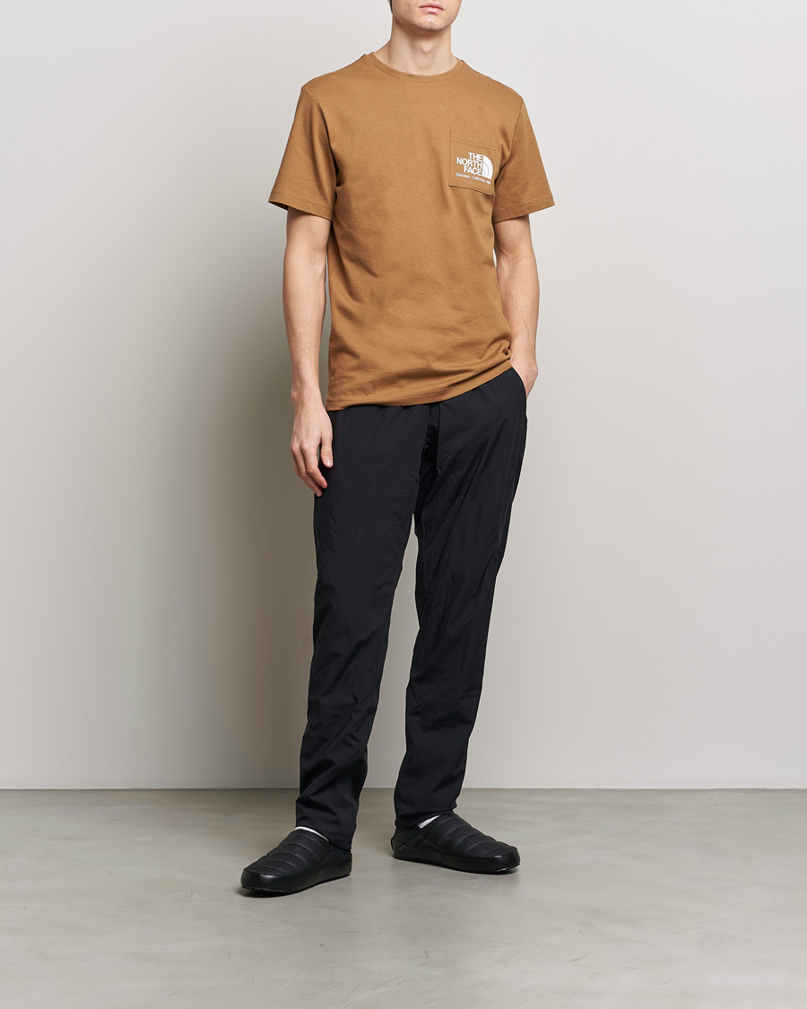 Herre | T-Shirts | The North Face | Berkeley Pocket T-Shirt Utility Brown