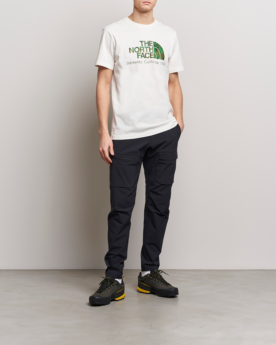 Herre | T-Shirts | The North Face | Berkeley Logo T-Shirt White