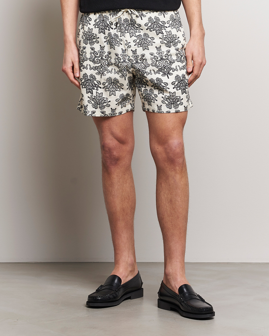 Herre | Nytt i butikken | NN07 | Gregor Printed Drawstring Shorts Off White/Black