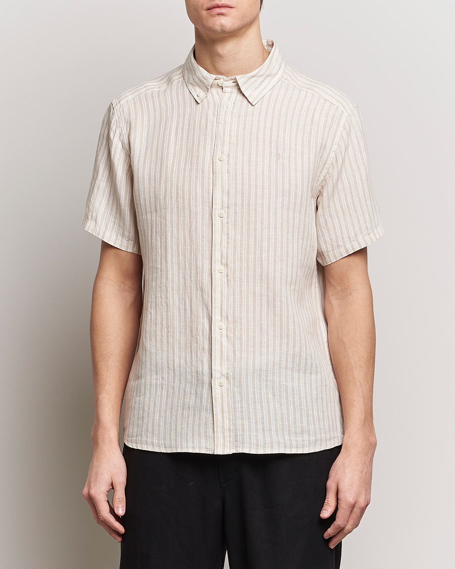 Herre | Plagg i lin | LES DEUX | Kris Linen Striped Short Sleeve Shirt Sand/Ivory
