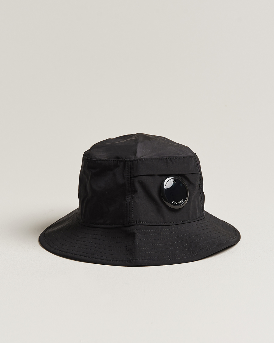 Herre | C.P. Company Chrome R Bucket Hat Black | C.P. Company | Chrome R Bucket Hat Black