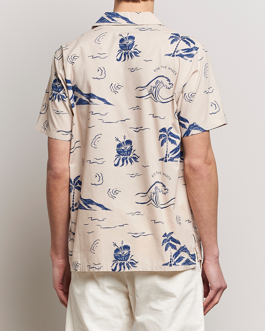 Herre | Skjorter | Nudie Jeans | Arvid Printed Waves Hawaii Short Sleeve Shirt Ecru