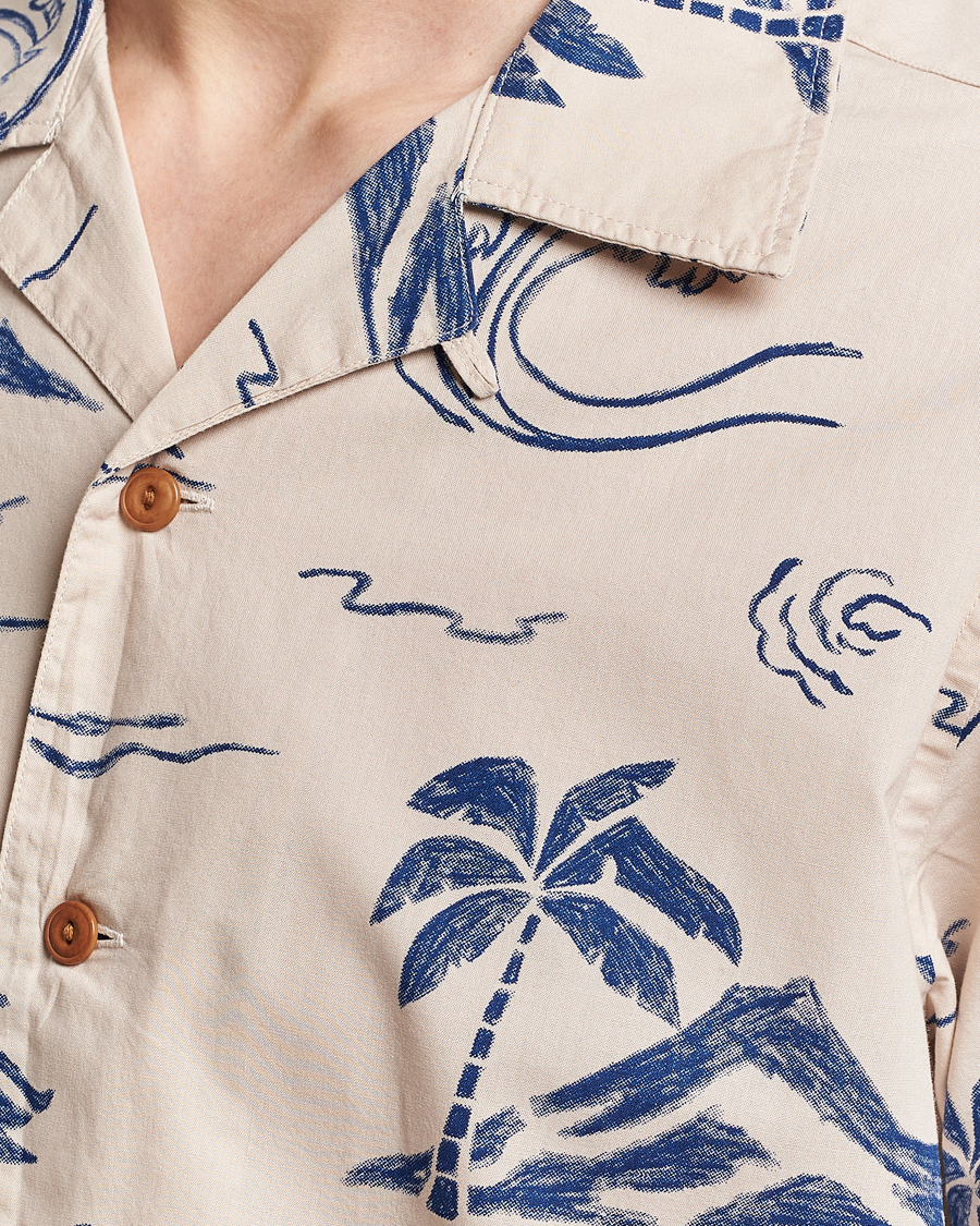 Herre | Skjorter | Nudie Jeans | Arvid Printed Waves Hawaii Short Sleeve Shirt Ecru