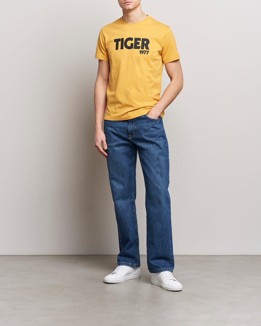 Herre | T-Shirts | Tiger of Sweden | Dillan Crew Neck T-Shirt Yellow