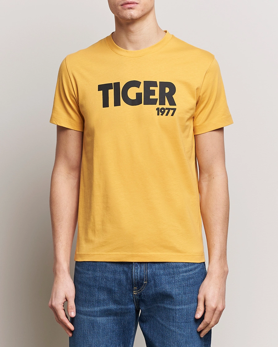 Herre | Kortermede t-shirts | Tiger of Sweden | Dillan Crew Neck T-Shirt Yellow