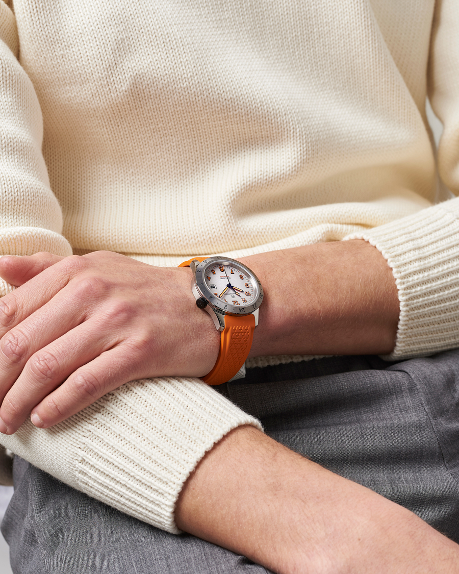 Herr | Fine watches | Sjöö Sandström | Royal Steel Worldtimer 41mm Annual Edition Orange